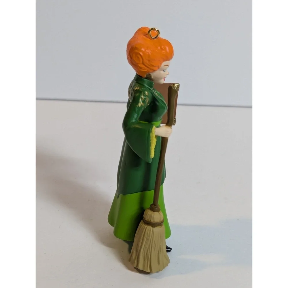 Hallmark 2021 Disney Hocus Pocus Winifred‎ Sanderson Ornament